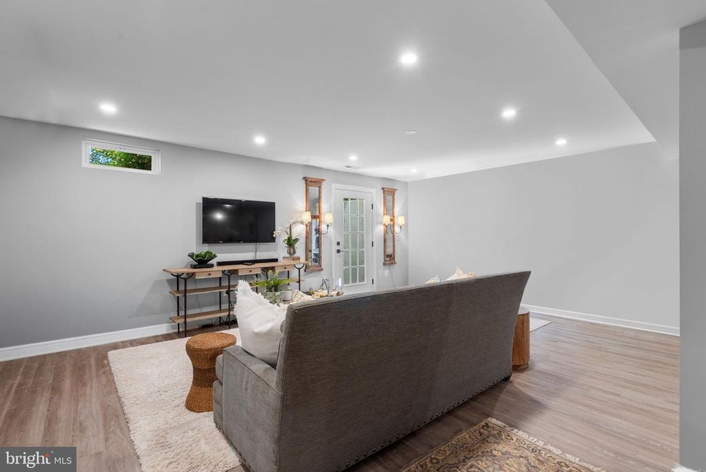 Image 54 of property listing at 4620 BRIGHTWOOD RD, Olney, MD 20832