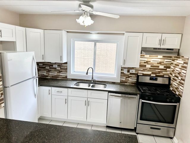 10445 S Keating Avenue 2B, Oak Lawn, IL 60453