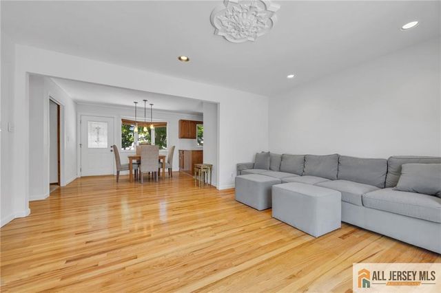 32 Bucknell Road, Old Bridge, NJ 08859