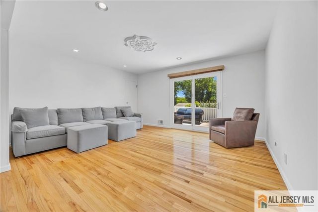 32 Bucknell Road, Old Bridge, NJ 08859