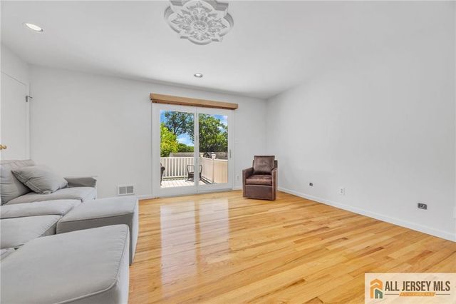 32 Bucknell Road, Old Bridge, NJ 08859