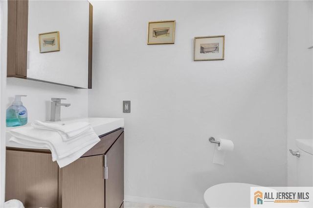 32 Bucknell Road, Old Bridge, NJ 08859