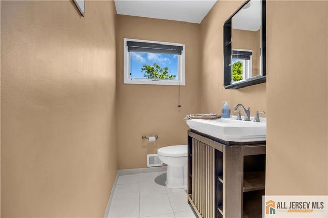 32 Bucknell Road, Old Bridge, NJ 08859
