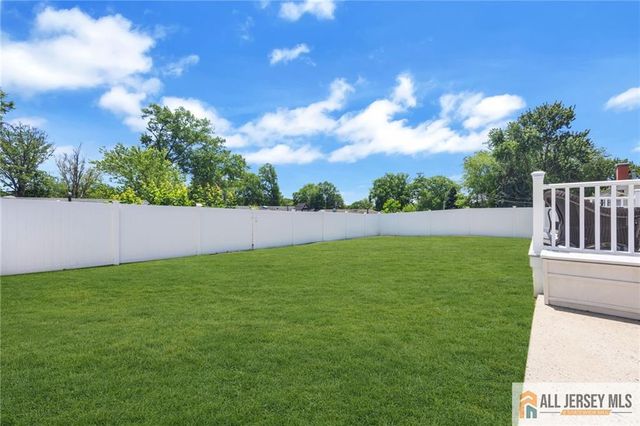 32 Bucknell Road, Old Bridge, NJ 08859