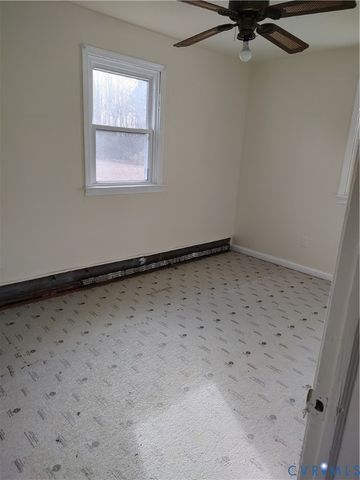 1892 York River Rd, Shacklefords, VA 23156