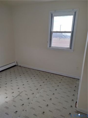 1892 York River Rd, Shacklefords, VA 23156