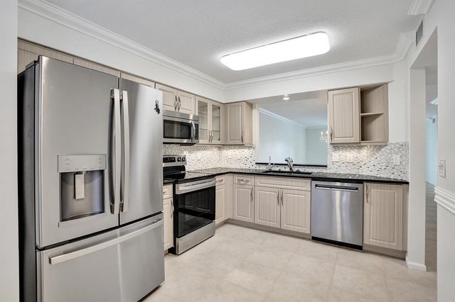 5777 Gemstone Court 207, Boynton Beach, FL 33437