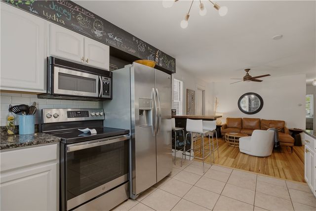 102 Broadway 1C, Newport, RI 02840
