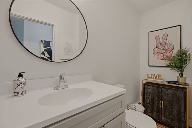 102 Broadway 1C, Newport, RI 02840