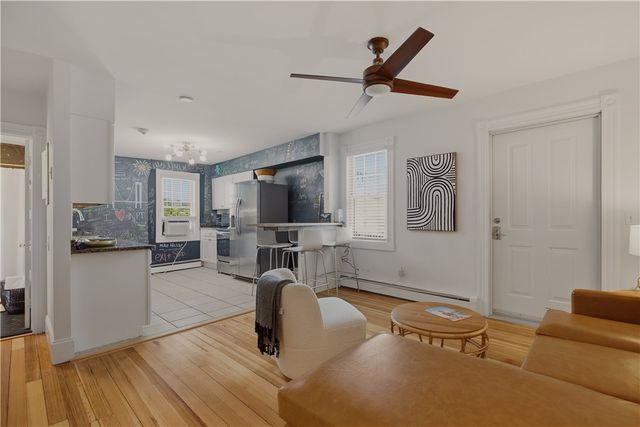 102 Broadway 1C, Newport, RI 02840