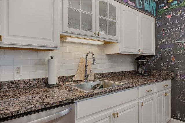 102 Broadway 1C, Newport, RI 02840