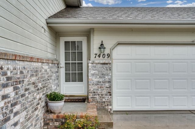 7409 E Brookview Cir, Wichita, KS 67226