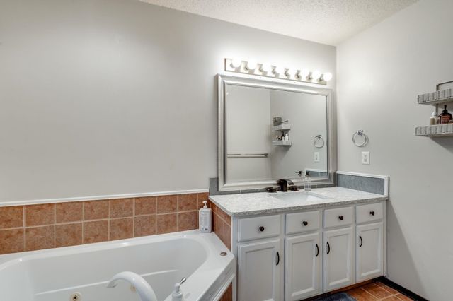 7409 E Brookview Cir, Wichita, KS 67226