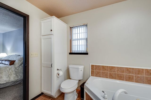 7409 E Brookview Cir, Wichita, KS 67226