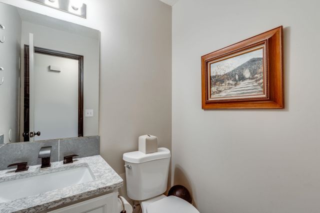 7409 E Brookview Cir, Wichita, KS 67226