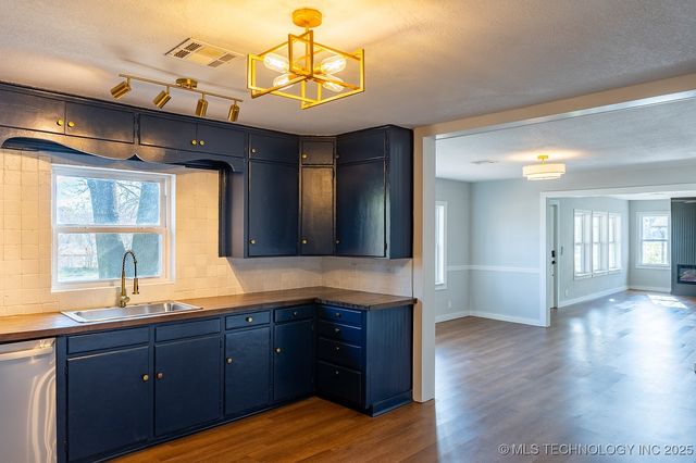 2636 S 65th West Avenue, Tulsa, OK 74107