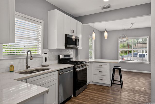 210 Dumoulin, San Antonio, TX 78210