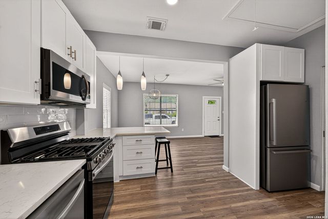 210 Dumoulin, San Antonio, TX 78210