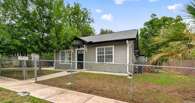 210 Dumoulin, San Antonio, TX 78210