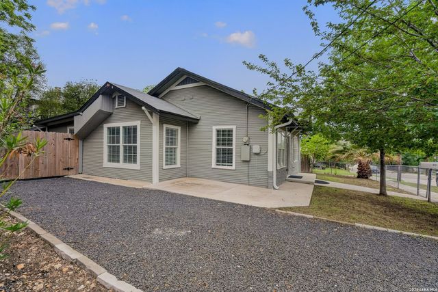 210 Dumoulin, San Antonio, TX 78210