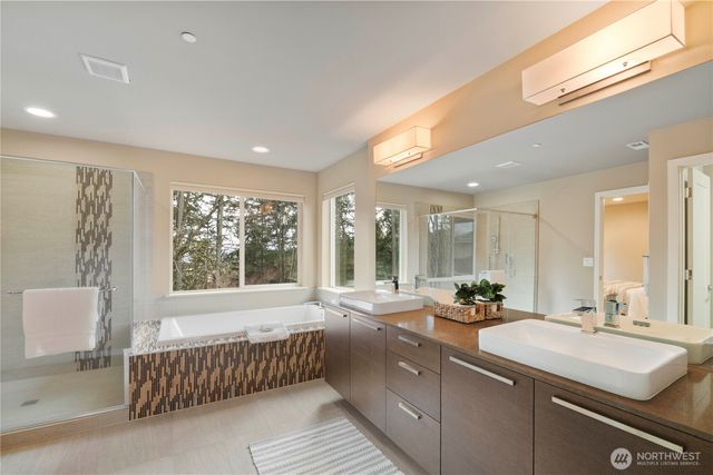 27803 105th Avenue SE, Kent, WA 98030