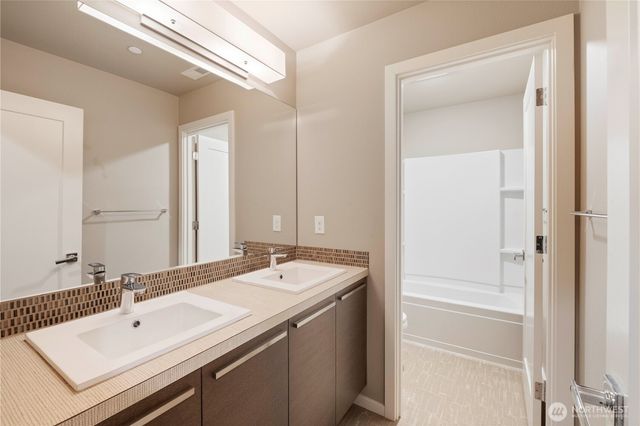 27803 105th Avenue SE, Kent, WA 98030