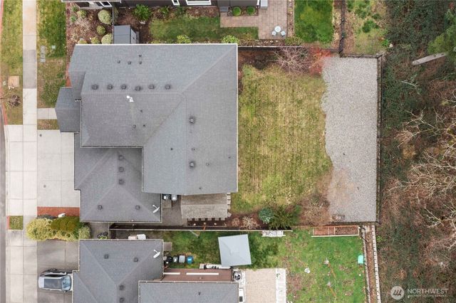 27803 105th Avenue SE, Kent, WA 98030