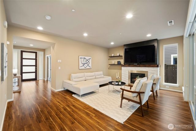 27803 105th Avenue SE, Kent, WA 98030