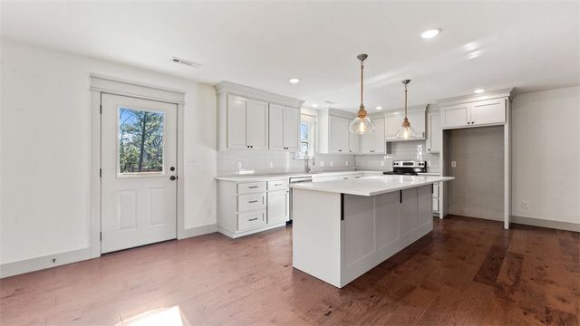 7 Tiverton Lane, Bella Vista, AR 72715