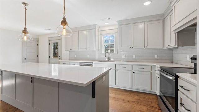 7 Tiverton Lane, Bella Vista, AR 72715