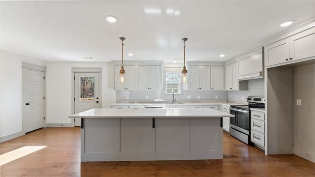 7 Tiverton Lane, Bella Vista, AR 72715