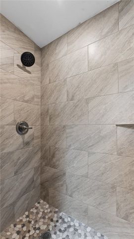 7 Tiverton Lane, Bella Vista, AR 72715