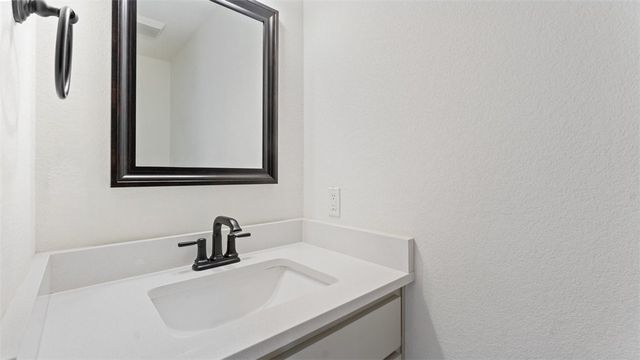 7 Tiverton Lane, Bella Vista, AR 72715