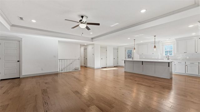 7 Tiverton Lane, Bella Vista, AR 72715