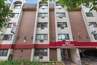 541 W OAKDALE Avenue 404, Chicago, IL 60657