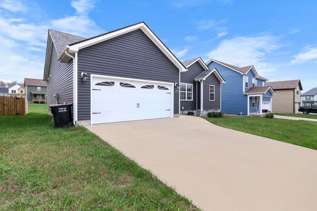306 Lugano Ln, Clarksville, TN 37040