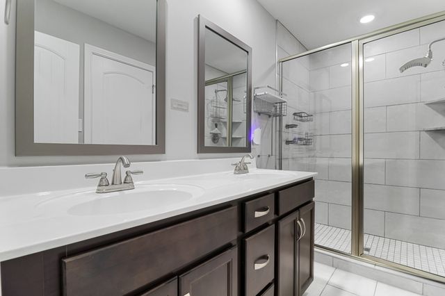 306 Lugano Ln, Clarksville, TN 37040
