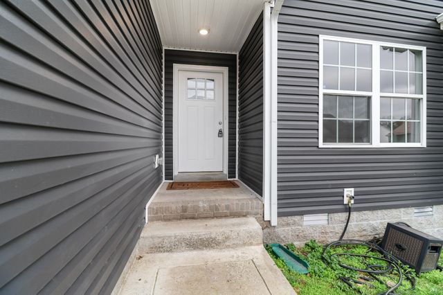 306 Lugano Ln, Clarksville, TN 37040