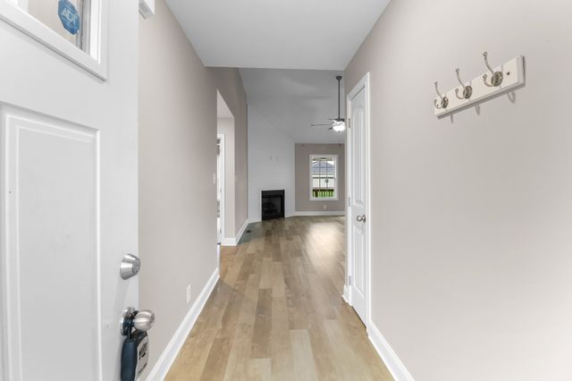 306 Lugano Ln, Clarksville, TN 37040