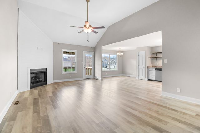 306 Lugano Ln, Clarksville, TN 37040