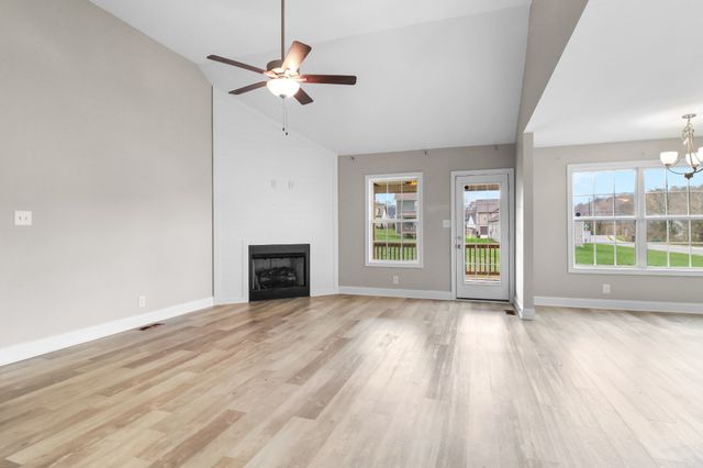 306 Lugano Ln, Clarksville, TN 37040