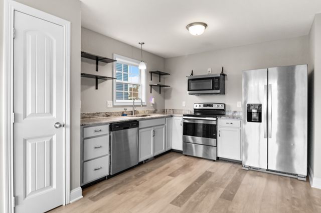 306 Lugano Ln, Clarksville, TN 37040