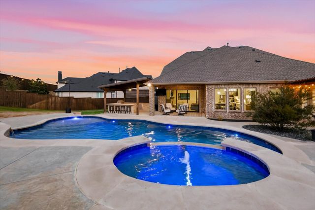 1208 Broadmoor Way, Roanoke, TX 76262