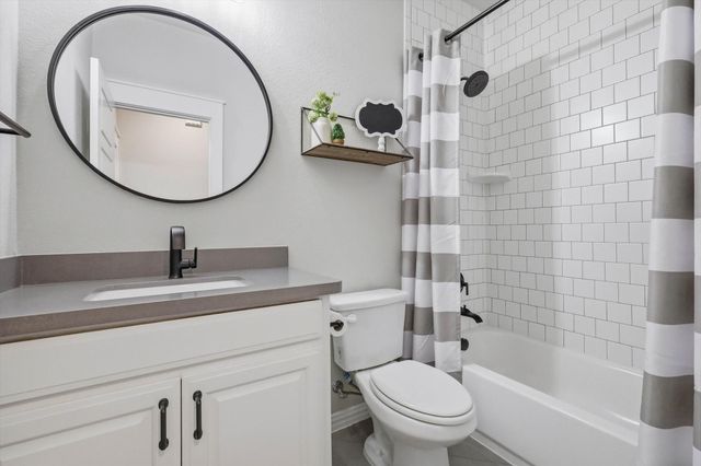 1208 Broadmoor Way, Roanoke, TX 76262