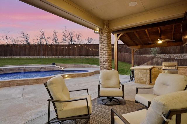 1208 Broadmoor Way, Roanoke, TX 76262