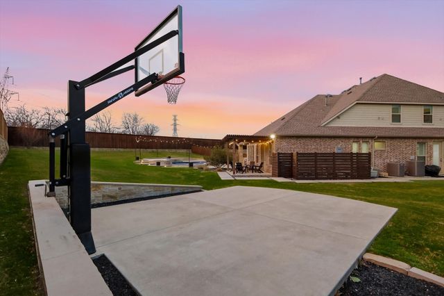 1208 Broadmoor Way, Roanoke, TX 76262