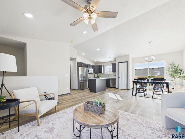 1013 Birch St Street, Harrisburg, SD 57032