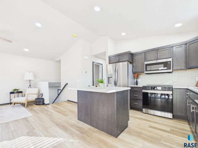 1013 Birch St Street, Harrisburg, SD 57032