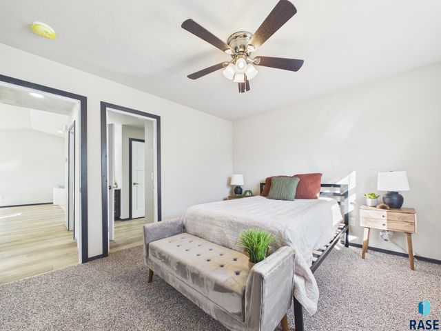 1013 Birch St Street, Harrisburg, SD 57032