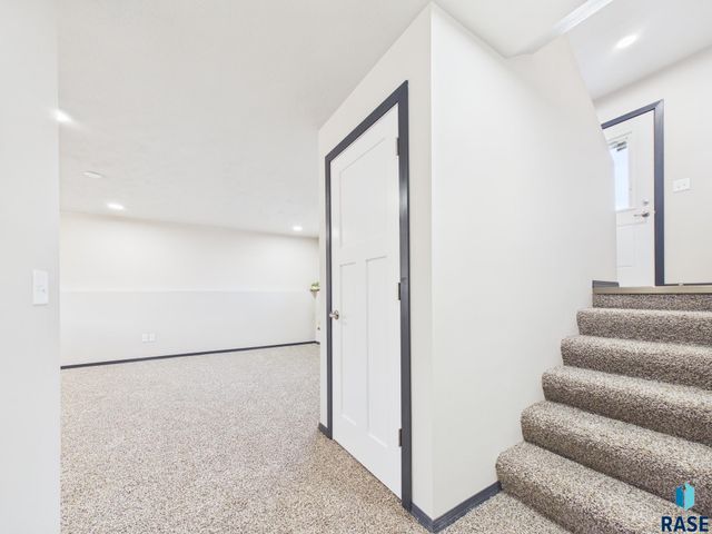 1013 Birch St Street, Harrisburg, SD 57032